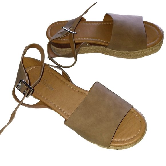 Forever Women’s Sandals Sz 10 NEW Open Toe Flat Platform Casual Fashion Shoes - Picture 3 of 8